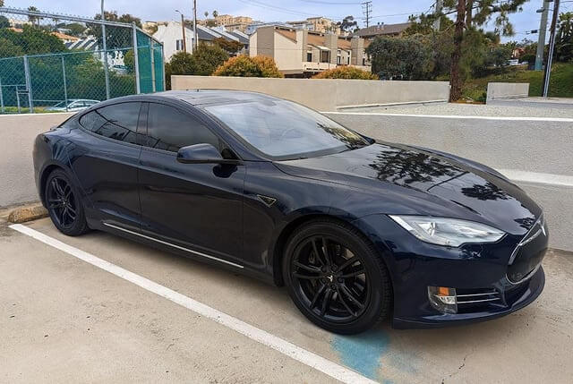 Tesla Model S (early Models)