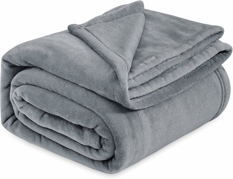 Bedsure Fleece Blanket - Cozy, Lightweight Comfort for Your Home - 13% Off!