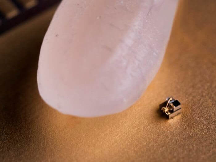 A Comparison Between World’s Smallest Computer and A Grain of Rice
