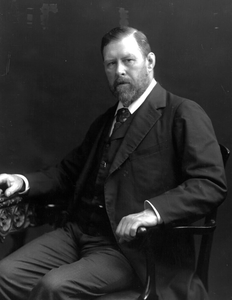 Bram Stoker: Writing the Legendary "Dracula" at 50
