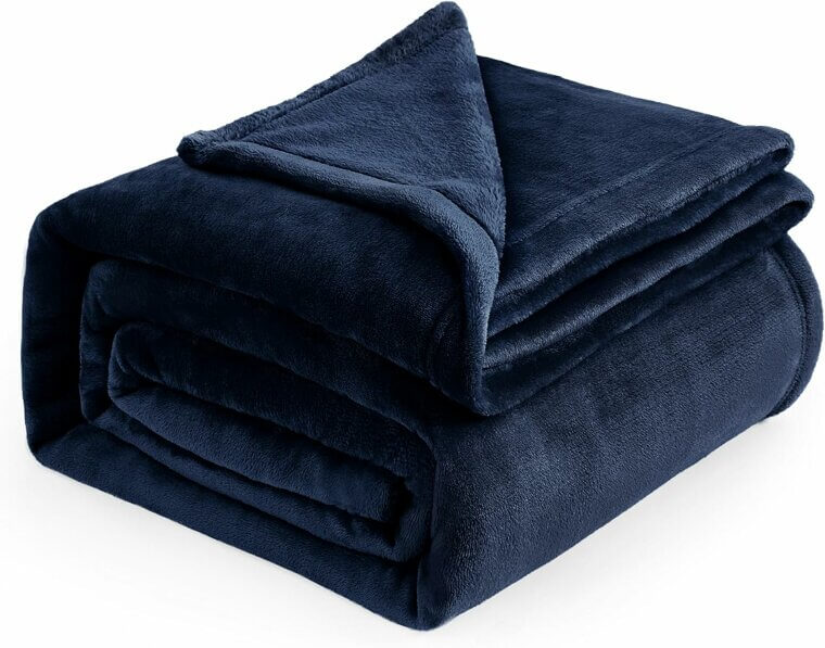 Experience Ultimate Comfort with Bedsure Fleece Blanket - Cozy, Soft & Plush