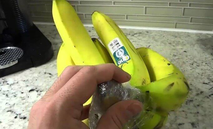Put Plastic Wrap Around Banana Stalks to Prevent Browning