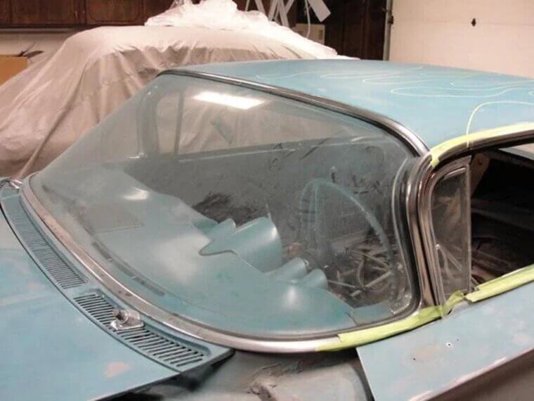 Shattering Rigid Windshields Posed Serious Cut Hazards