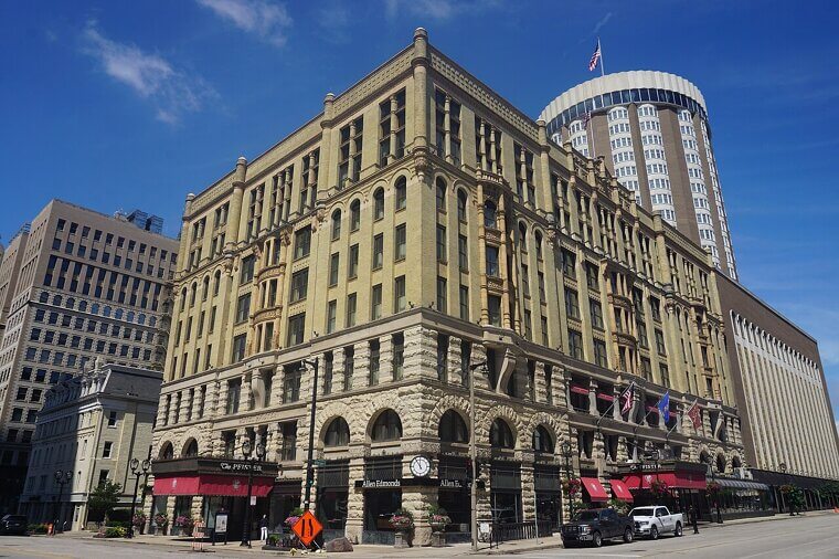 The Pfister Hotel and the "Haunted Pitchers" of the Brewers' Rivalry