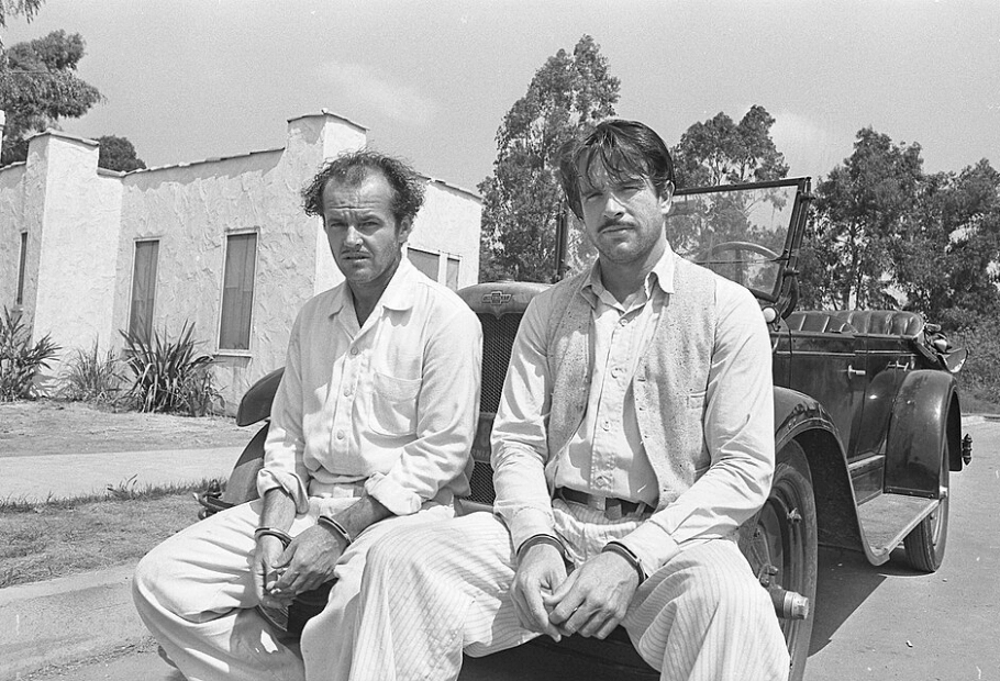 Behind the Curtain: Secret Friendships Between Rival Hollywood Icons