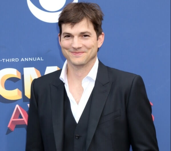 Ashton Kutcher Has Webbed Toes