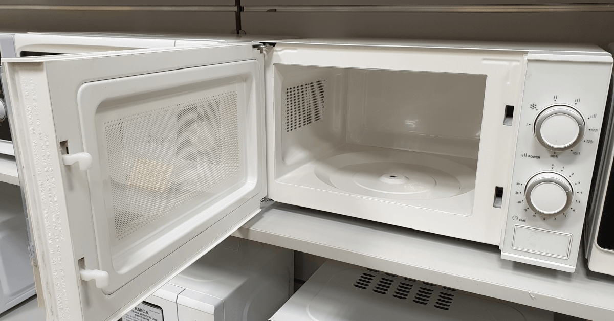 Things That Shouldn't Be Heated in a Microwave TastyArea