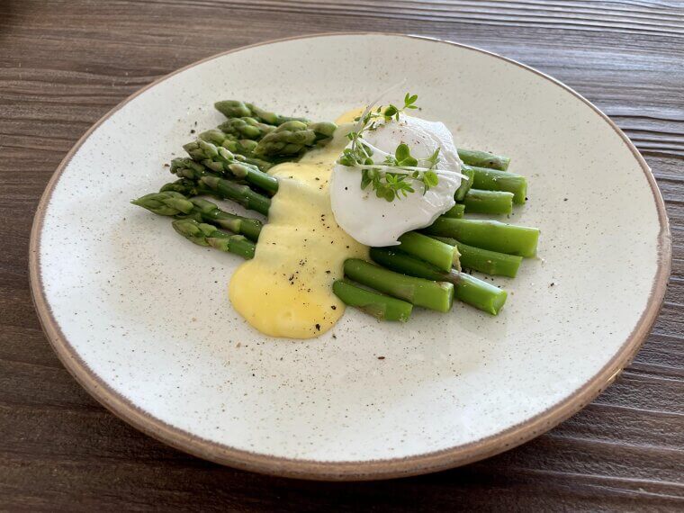 Asparagus Spears With Hollandaise