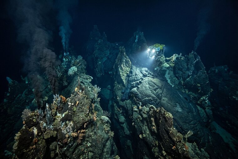 The Ocean Floor Has Mountain Ranges