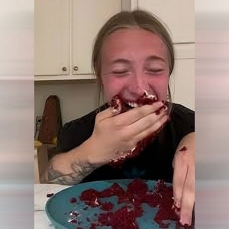 Cuando mostró a propósito a todo el mundo toda la comida que tenía en la boca