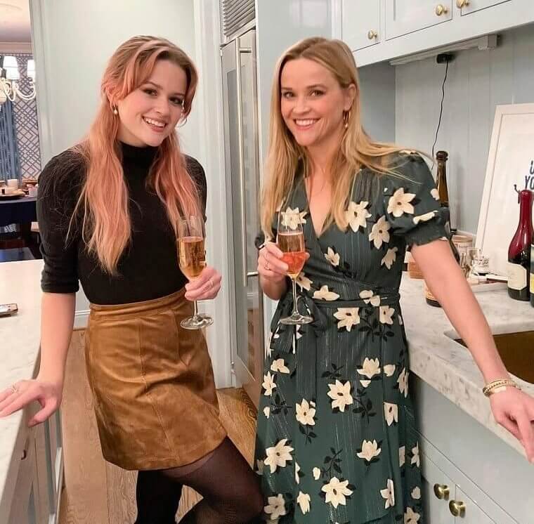 Дочь Риз Уизерспун и Райана Филлиппа - Ава Филлипп