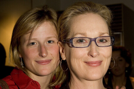 할리우드 스타덤에 오른 자녀를 둔 유명 아이콘들