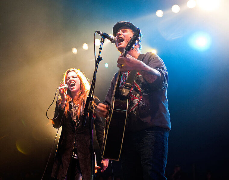 Halestorm at Loud Park in Japan (2012) - High-Energy Hard Rock Guitar Duels and Soaring Belting