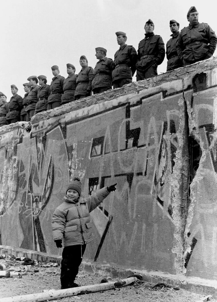 The Moment the Berlin Wall Began to Break—And History Changed Forever