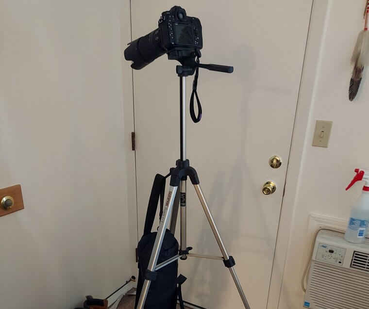​Phone Tripod With Remote