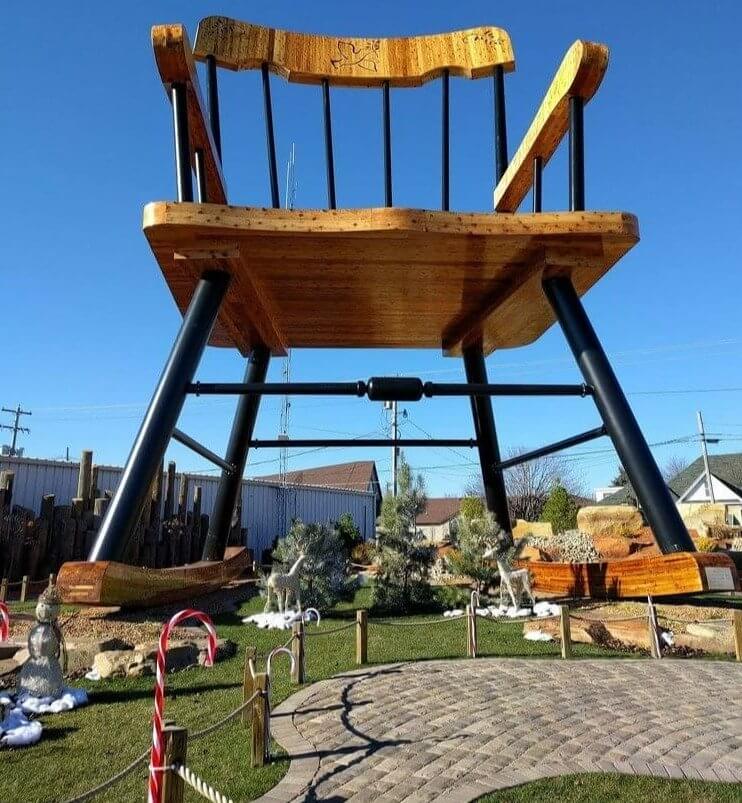 Casey, IL - Home to Lots of Giant Objects