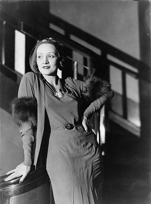 Marlene Dietrich’s Expert Musical Saw Playing