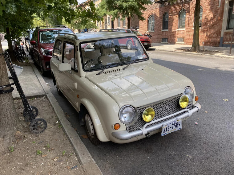 1989 Nissan Pao