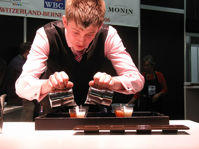 Ceux qui ont les yeux gris sont d'excellents employés