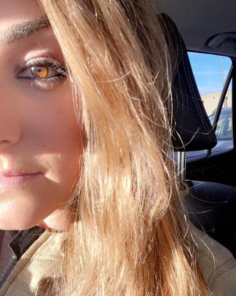 Les personnes aux yeux d'ambre sont plus susceptibles d'être conscientes d'elles-mêmes