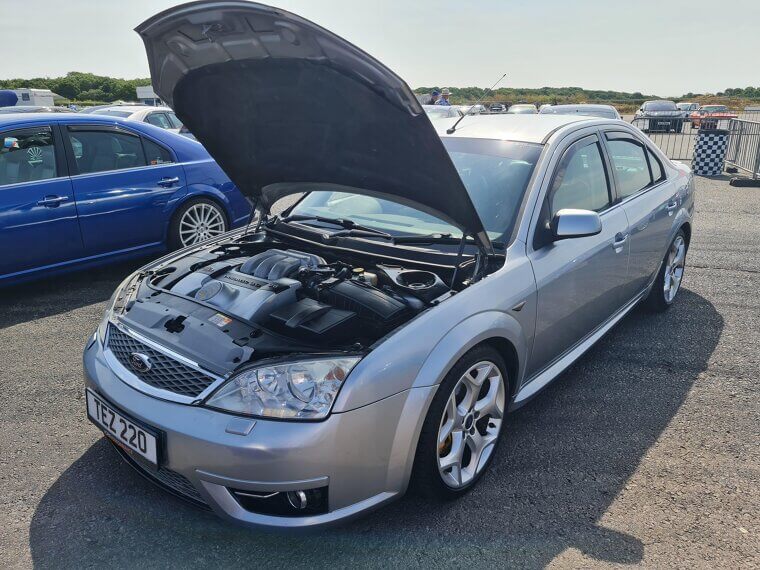 Ford Mondeo ST220
