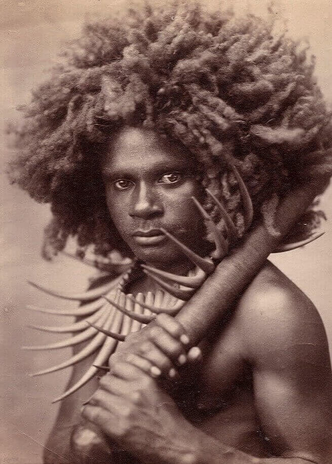 Um retrato incomum de um homem de Fiji na década de 1880