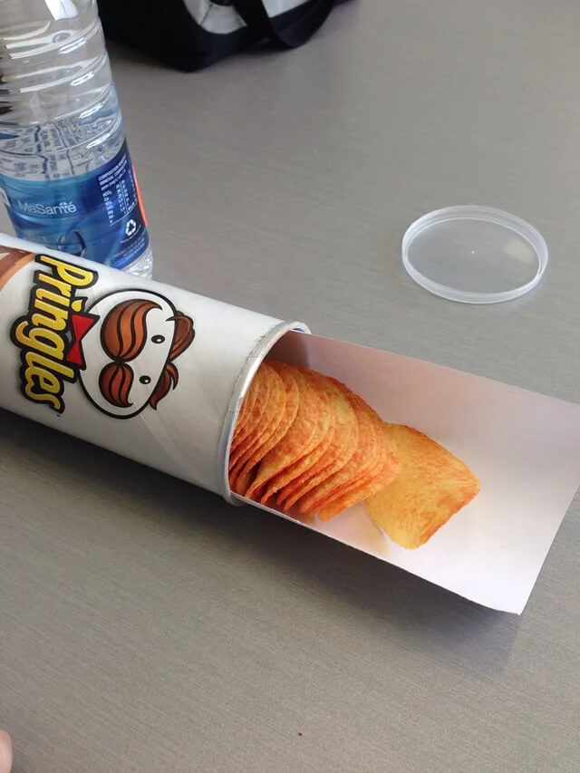 Paper in a Tub of Pringles Is the Ultimate Hack