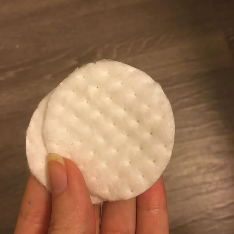 Cotton Pads Have Two Sides for Different Purposes