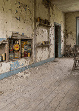 The 100-Year-Old Farmhouse: Hidden Architectural Secrets That Revealed a Forgotten History