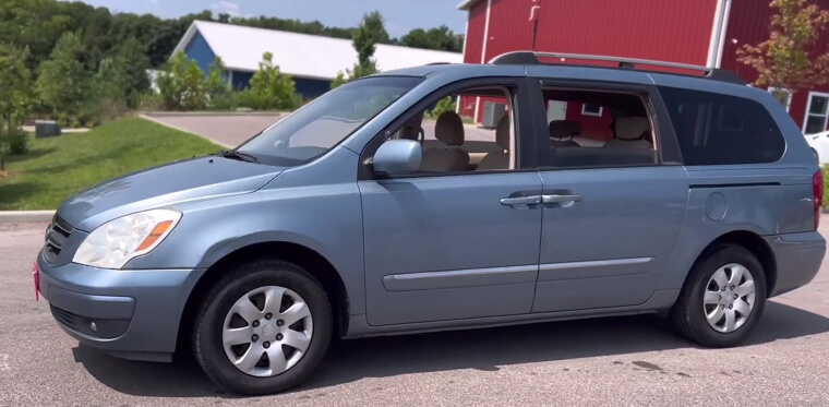 Hyundai Entourage (2007-2009)