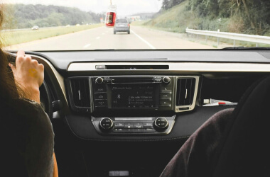Touchscreens Vs. Buttons: Why Drivers Want the Old Dashboard Back
