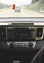 Touchscreens Vs. Buttons: Why Drivers Want the Old Dashboard Back