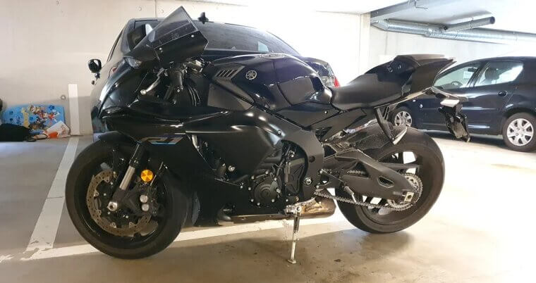 How Heavy the Bike Really Feels Once You Stop Moving