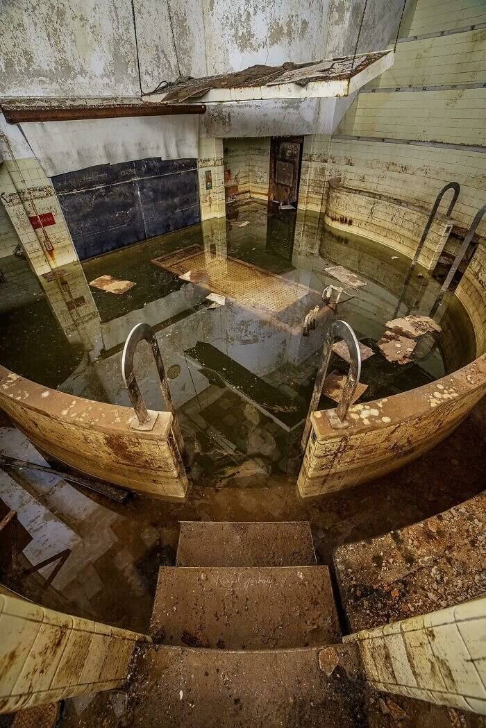 Un théâtre d'autopsie inondé