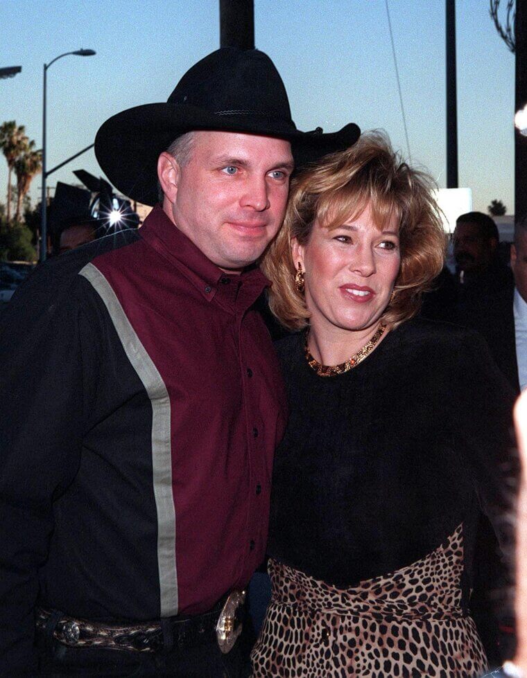 Garth Brooks & Sandy Mahl: Sacrifice Before Big Comeback