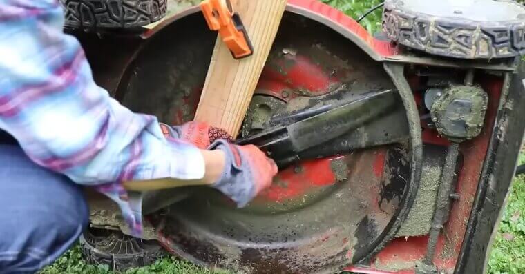 Sharpen Your Mower Blade