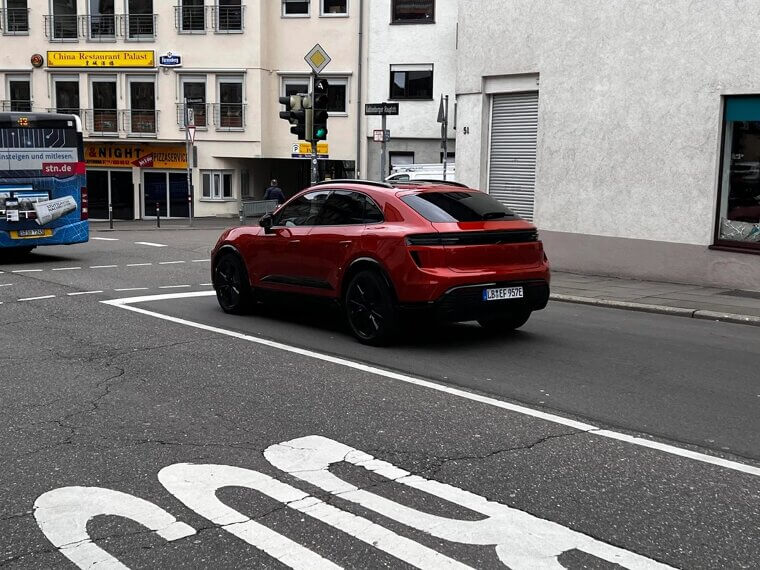 2025 Porsche Macan EV