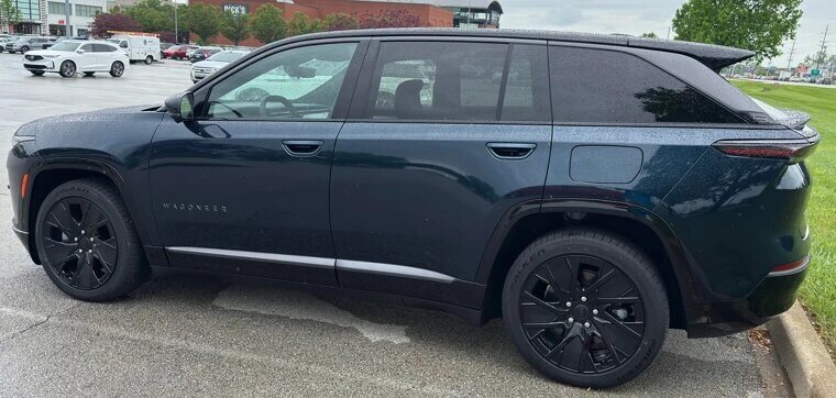 2025 Jeep Wagoneer S