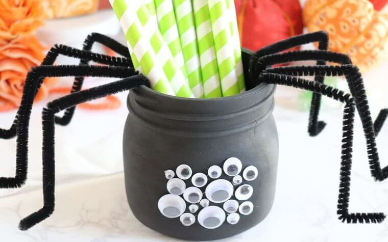 Create a Spider Out of a Mason Jar