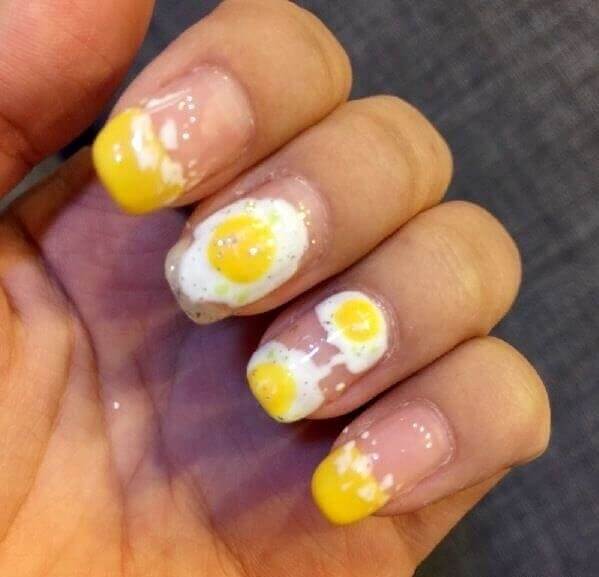 An Eggscellent Manicure