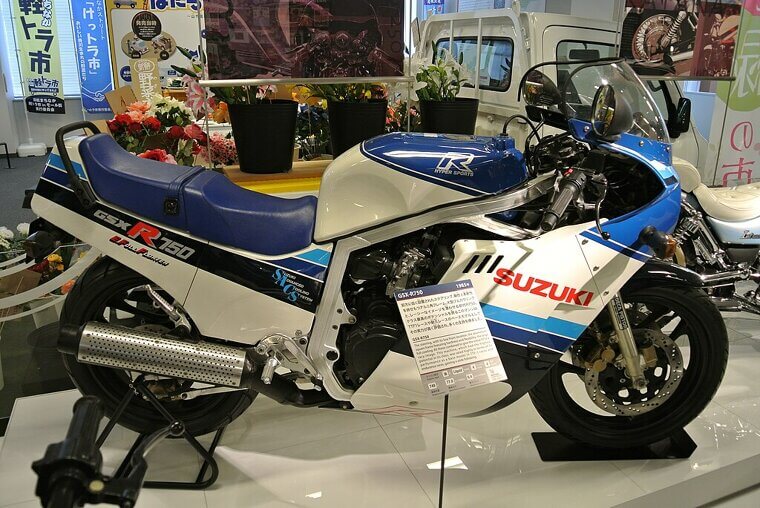 Suzuki GSX-R750 (Slabby) – 1985–1987