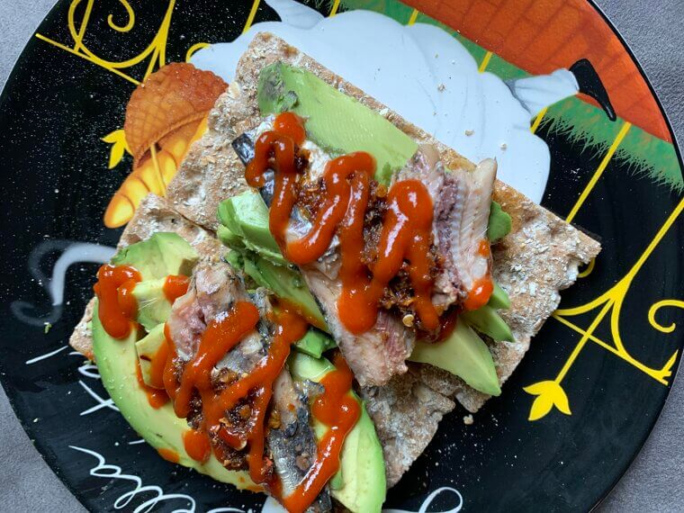 Avocado on Whole-Grain Crackers