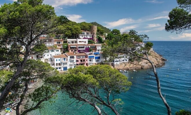 The Best Beach Towns for Retirees on a Budget