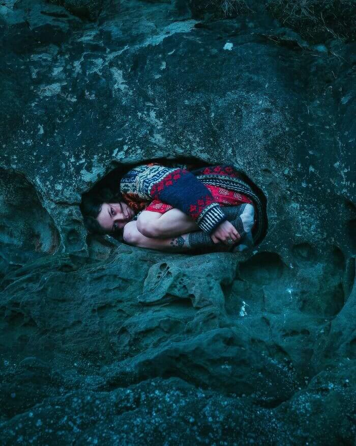 This Woman Who Perfectly Fits This Nook