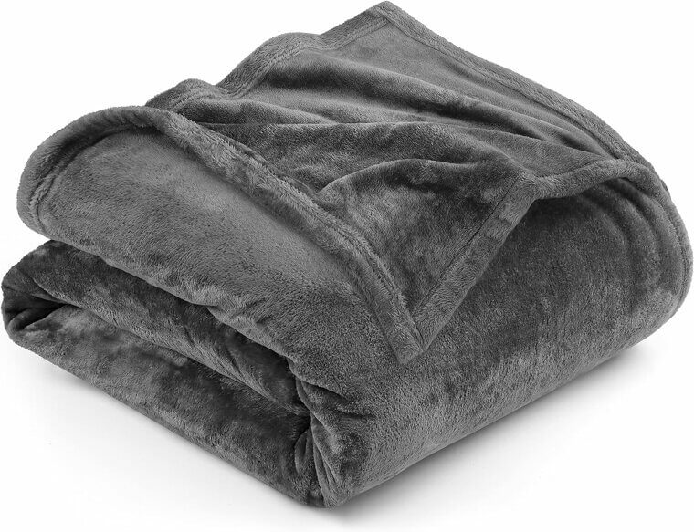 Utopia Fleece Blanket - Luxurious, Soft, and Durable Comfort - Now 13% Off!