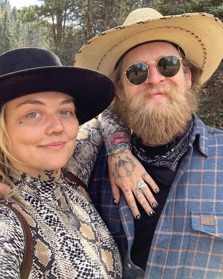 Elle King and Dan Tooker Looking Cool About Their News