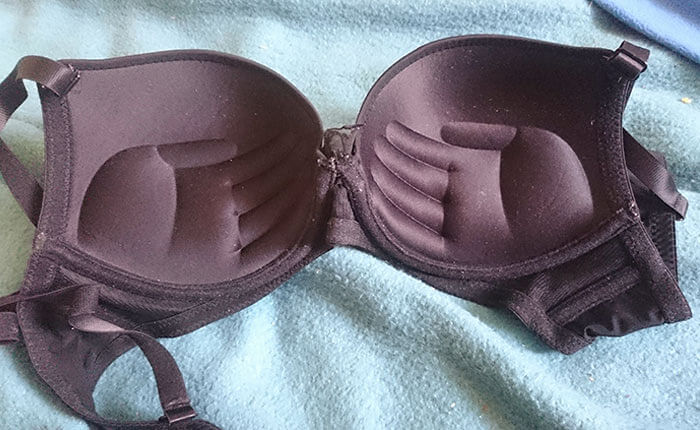 Un Novio Descubrió Esto En El Sujetador De Su Novia