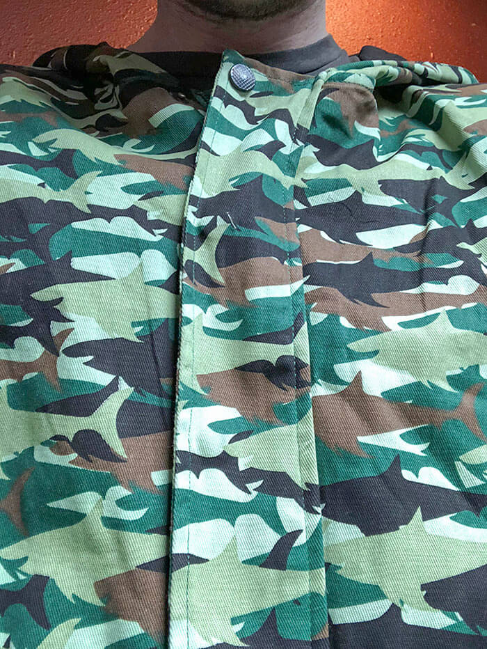 Camuflaje hecho de tiburones