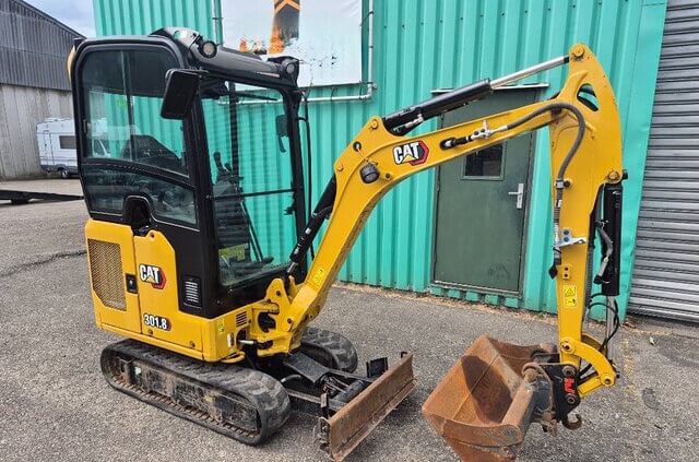 2023 Cat 301.8 Mini Excavator - €19,950 (US $23,388)