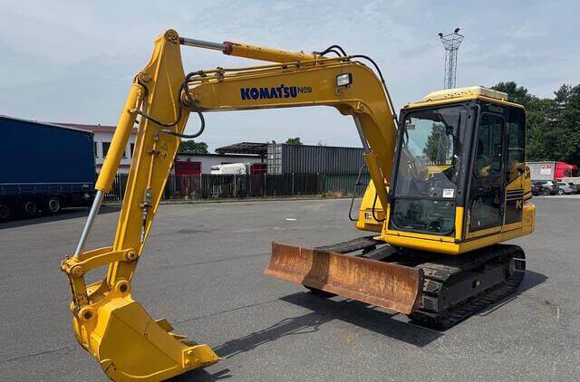2022 Komatsu PC71-7 Tracked Excavator - €12,000 (US $14,068)